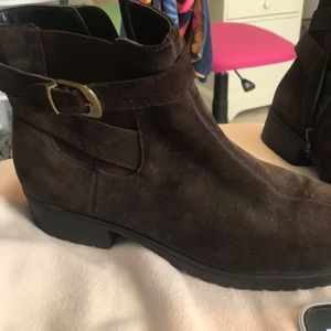 Aerosol Brown Booties